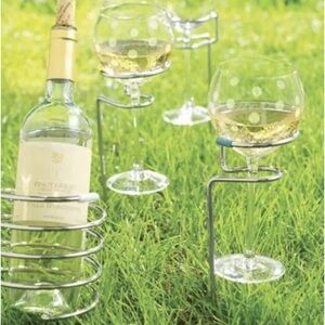 Pampered Chef Outdoor Wine Glass Holders - Silver